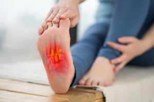 The plantar fascia is the thick band of tissue that supports your foot’s arch. Overuse or strain can lead to inflammation and pain, a condition know